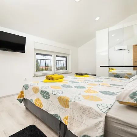 Veroniq Villa *