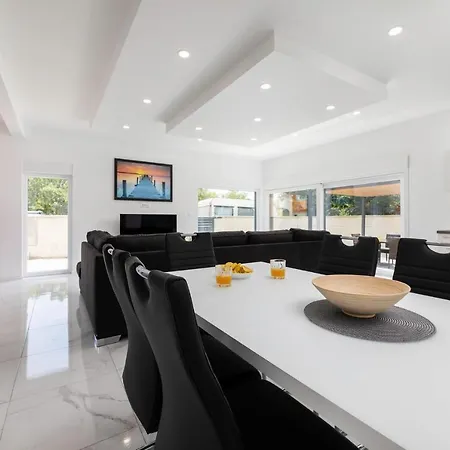 Villa Veroniq *