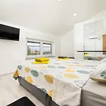 Veroniq Villa *