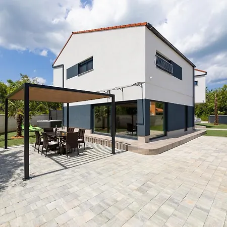 Veroniq Vila Zupanje